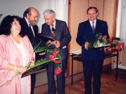 W czasie wręczenia tytułu Zasłużony dla miasta Rypina w czasie 650 lecie Rypina   czerwiec 1995 r.